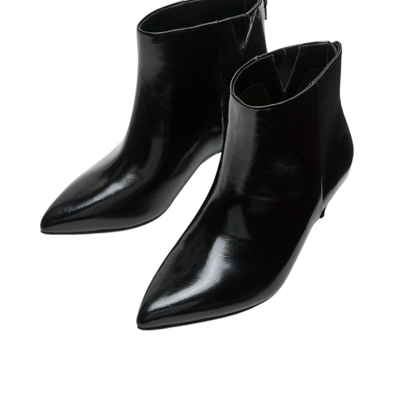 NWT, Penningtons, Pointed Toe Ankle Boot, Very Wide Foot, 9WW, Black - Picture 5 of 9